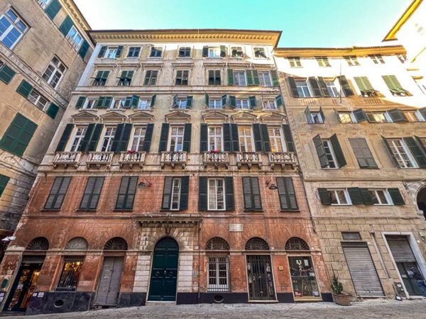 appartamento in vendita a Genova in zona Sottoripa / Maddalena / Molo