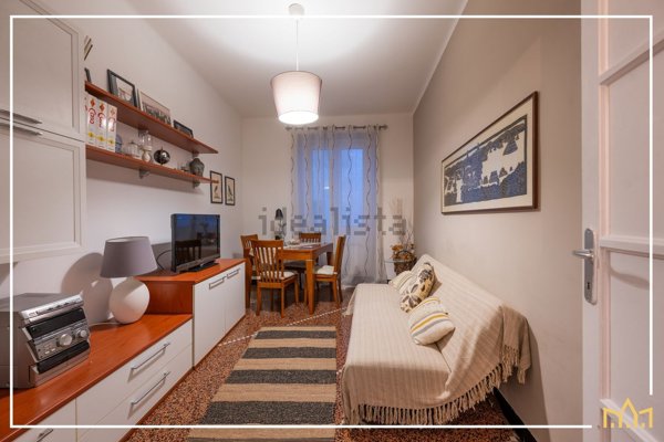 appartamento in vendita a Genova in zona Sottoripa / Maddalena / Molo