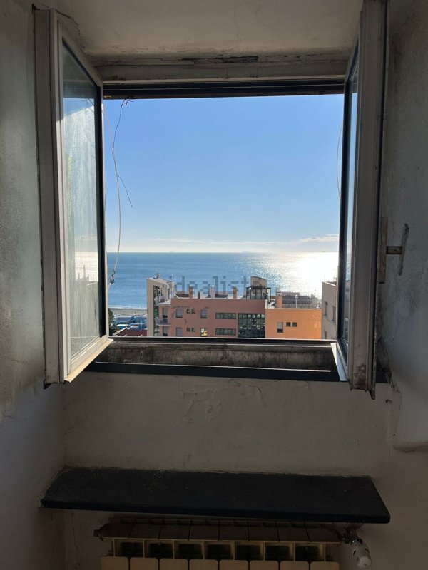 appartamento in vendita a Genova in zona Voltri