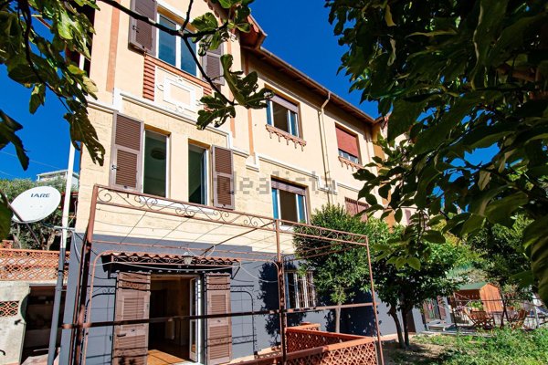 appartamento in vendita a Genova in zona Marassi