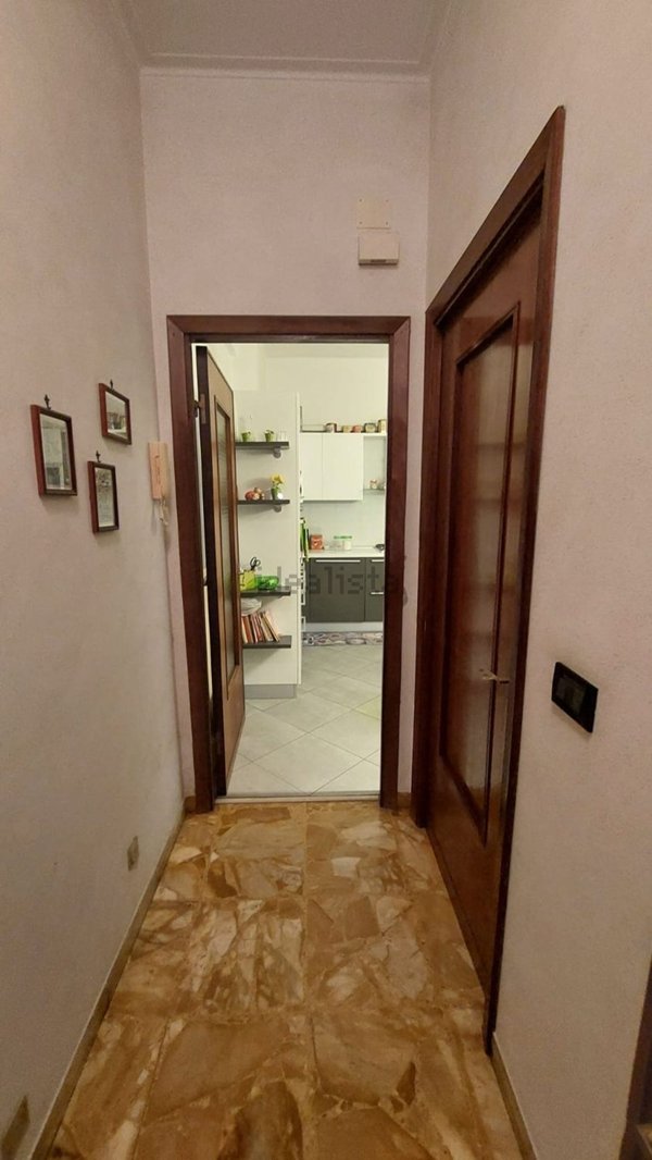 appartamento in vendita a Genova in zona Sestri Ponente