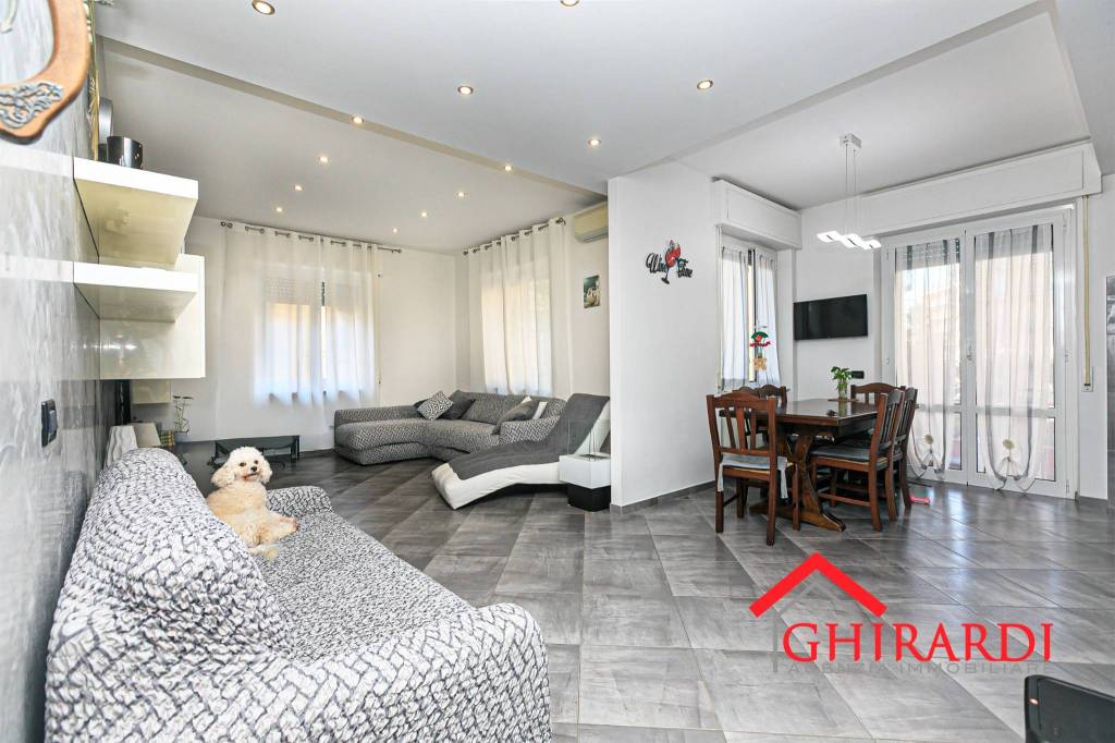 appartamento in vendita a Genova in zona Sestri Ponente