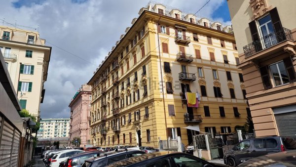 appartamento in vendita a Genova in zona Foce