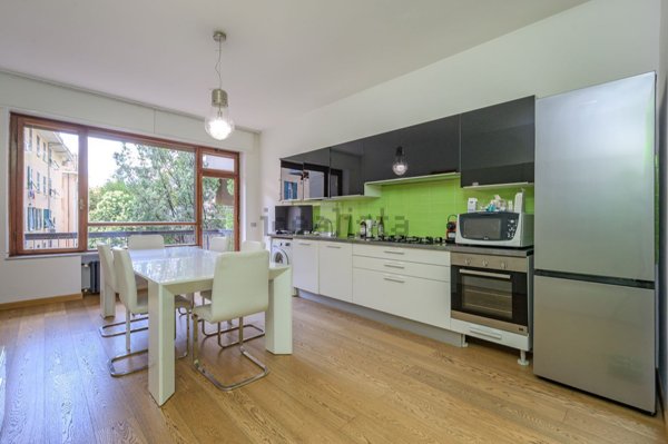 appartamento in vendita a Genova in zona Sestri Ponente