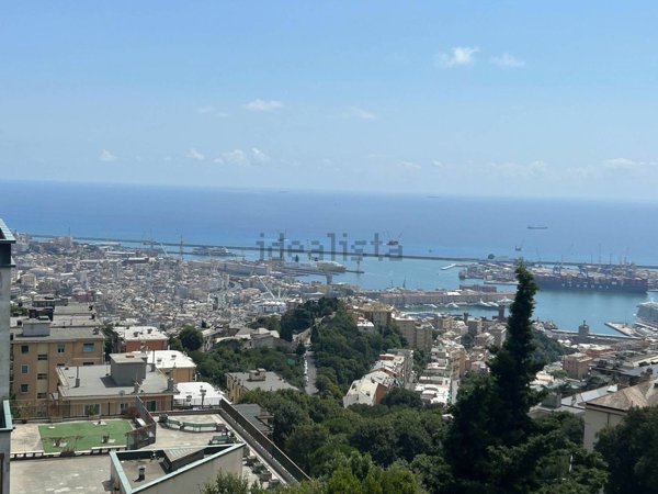 appartamento in vendita a Genova in zona Castelletto