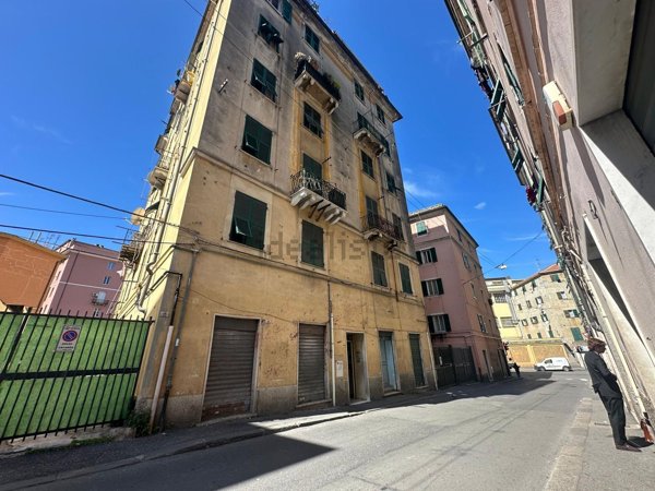 appartamento in vendita a Genova in zona Sampierdarena