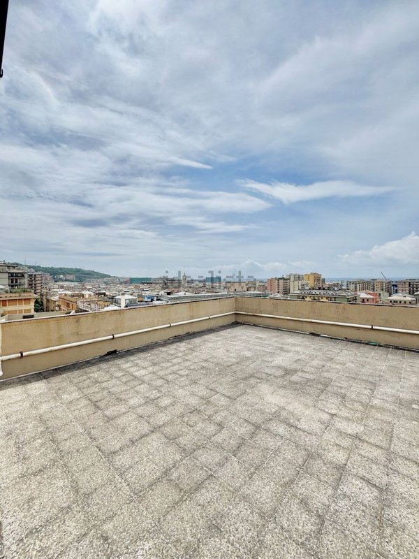 appartamento in vendita a Genova in zona Sestri Ponente