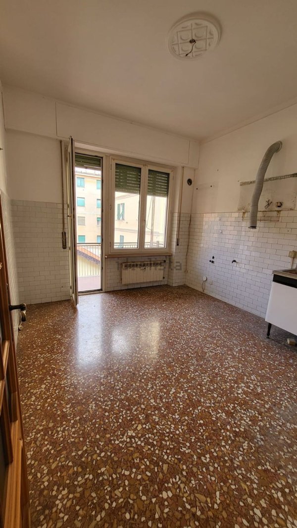 appartamento in vendita a Genova in zona Sestri Ponente