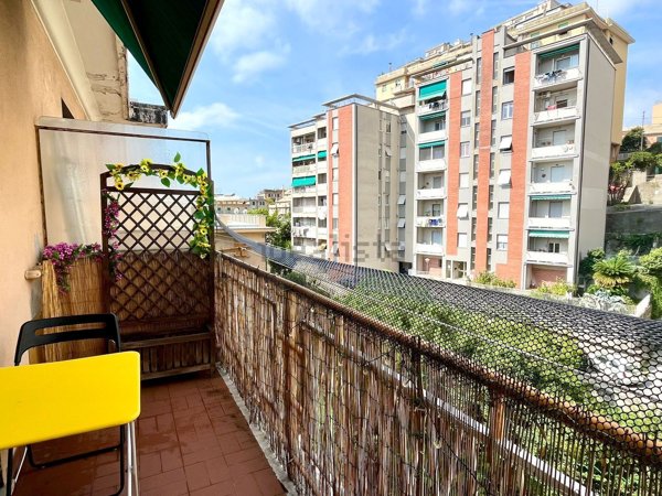 appartamento in vendita a Genova in zona Sestri Ponente