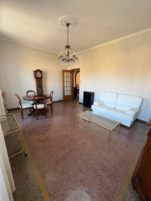 appartamento in vendita a Genova in zona Staglieno