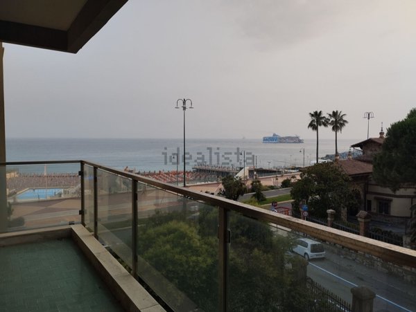 casa indipendente in vendita a Genova in zona Albaro