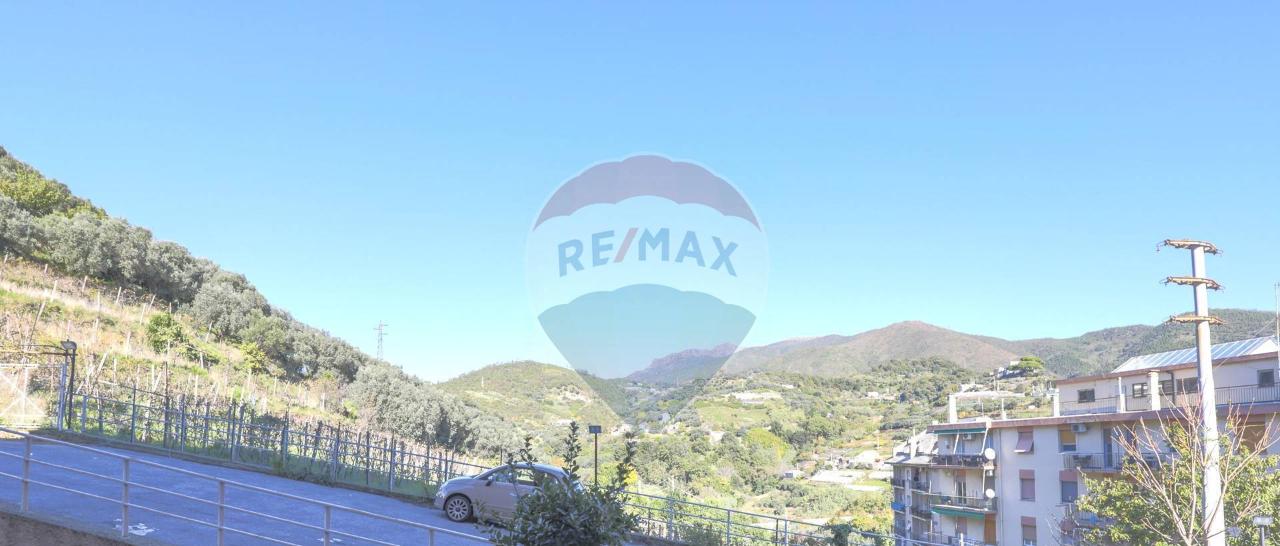 appartamento in vendita a Genova in zona Palmaro / Pra'