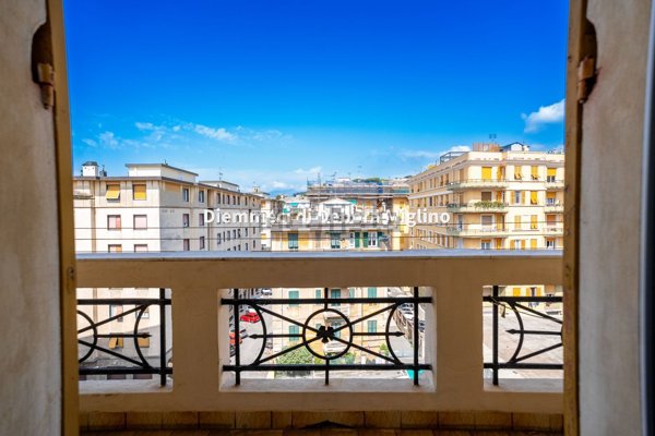 appartamento in vendita a Genova in zona Sestri Ponente
