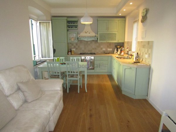 appartamento in vendita a Genova in zona Quarto dei Mille