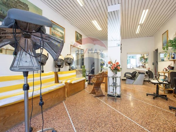 negozio in vendita a Genova in zona Pegli