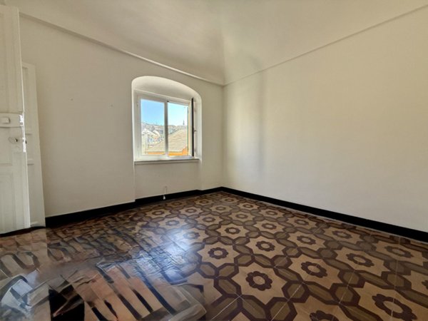 appartamento in vendita a Genova in zona Sottoripa / Maddalena / Molo