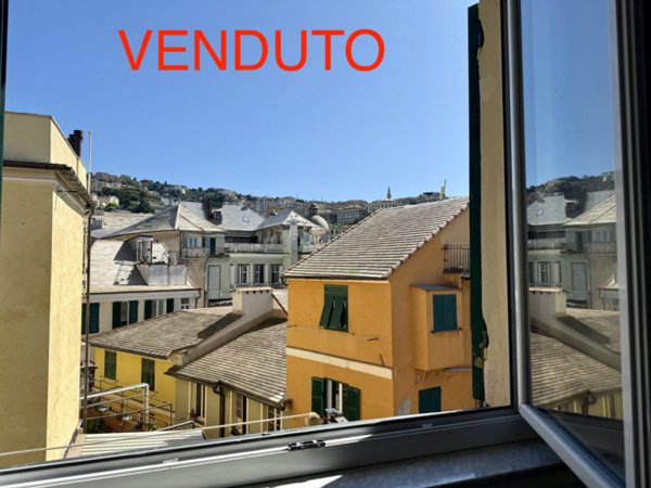 appartamento in vendita a Genova in zona Sottoripa / Maddalena / Molo