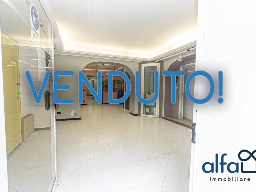 locale commerciale in vendita a Genova in zona Marassi