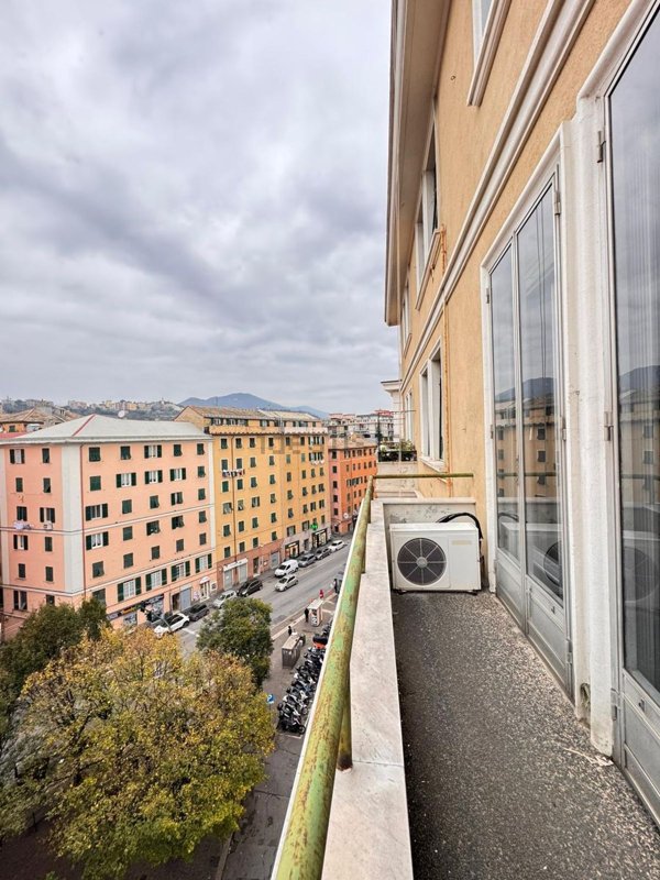 appartamento in vendita a Genova in zona Sampierdarena