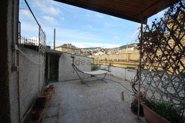 appartamento in vendita a Genova in zona Sottoripa / Maddalena / Molo