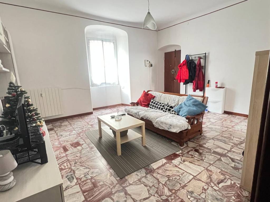 appartamento in vendita a Genova in zona Sestri Ponente
