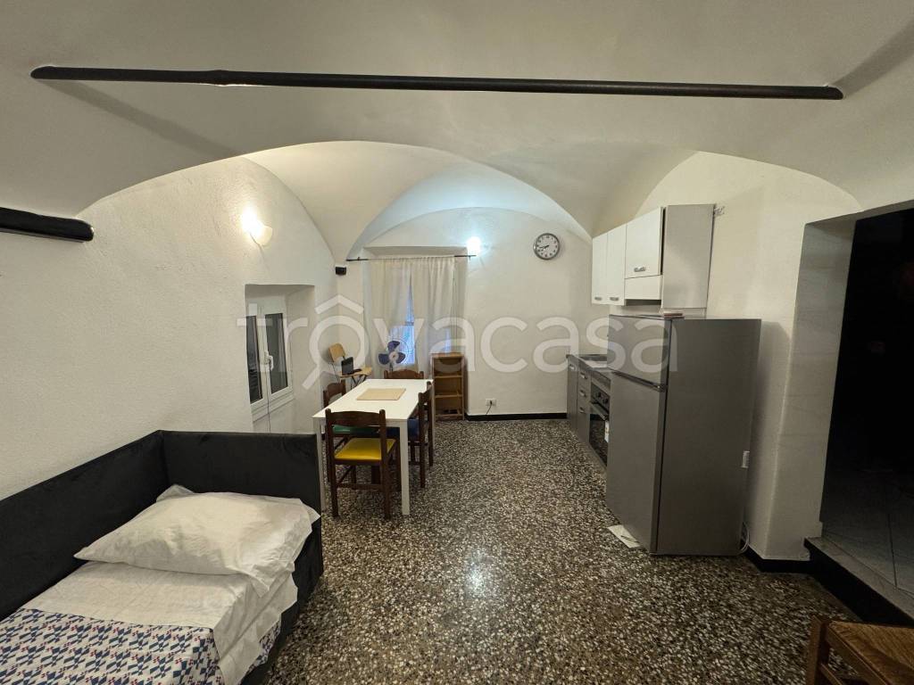 appartamento in vendita a Genova in zona Sottoripa / Maddalena / Molo