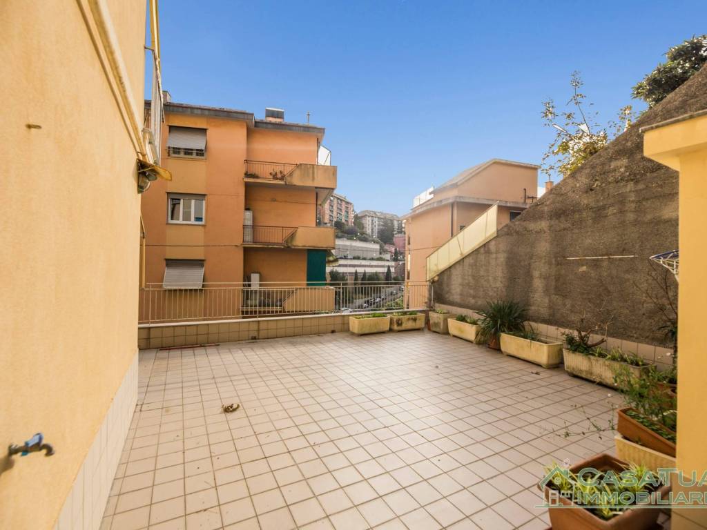 appartamento in vendita a Genova in zona Marassi