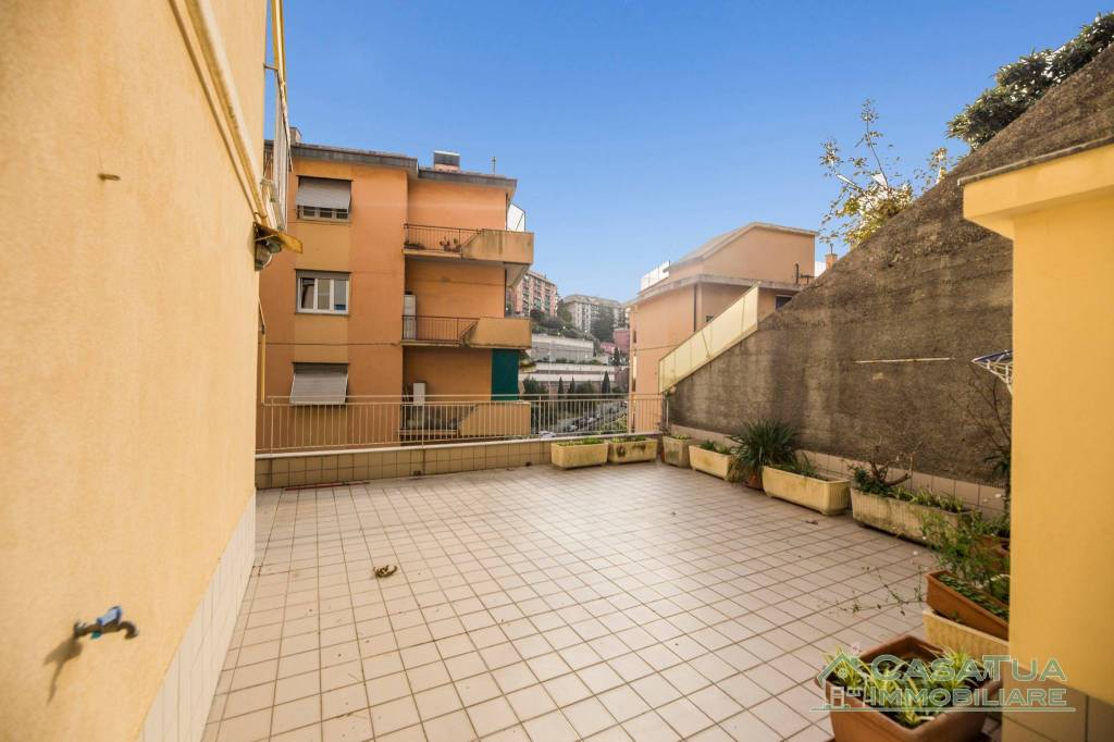 appartamento in vendita a Genova in zona Marassi