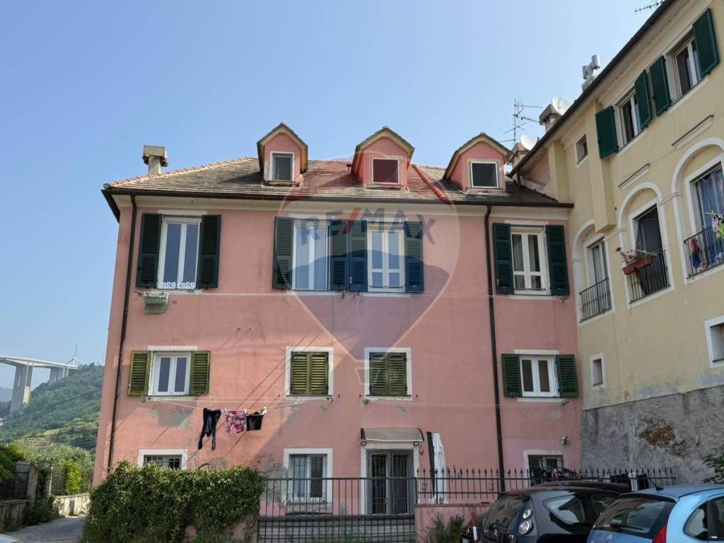 appartamento in vendita a Genova in zona Acquasanta