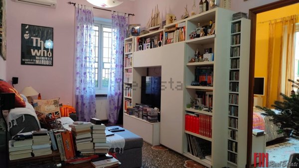 appartamento in vendita a Genova in zona Sestri Ponente