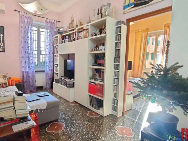 appartamento in vendita a Genova in zona Sestri Ponente