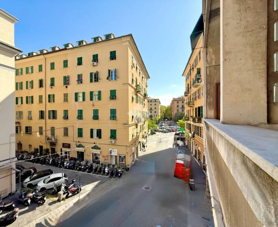 appartamento in vendita a Genova in zona Foce