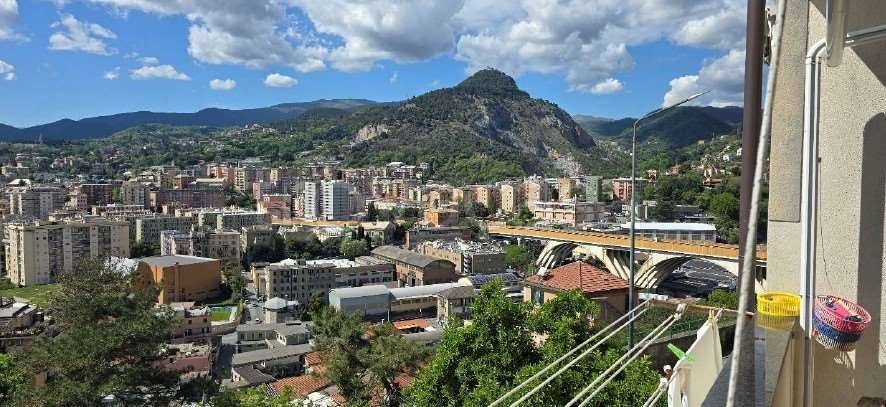 appartamento in vendita a Genova in zona Sestri Ponente