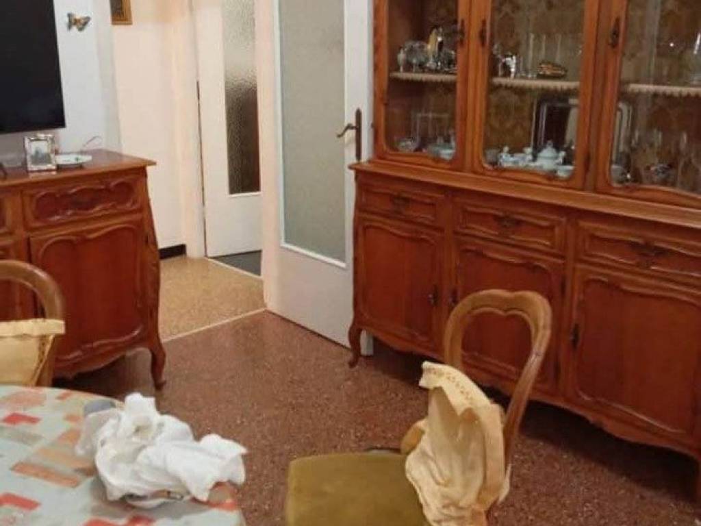 appartamento in vendita a Genova in zona Sestri Ponente