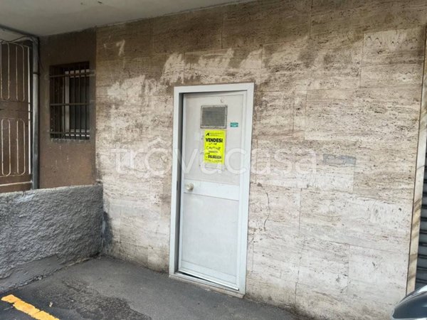 locale commerciale in vendita a Genova in zona San Fruttuoso