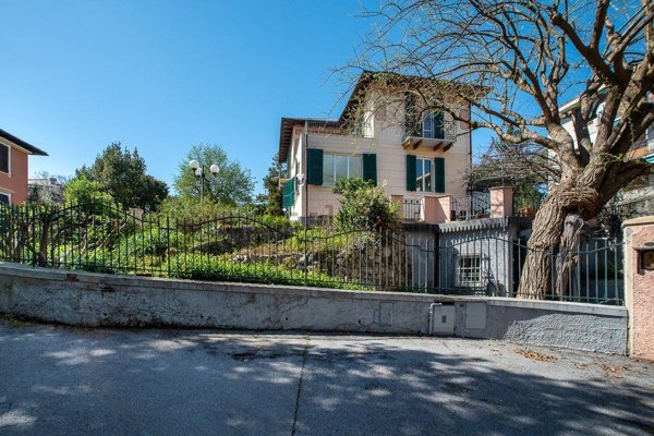 casa indipendente in vendita a Genova