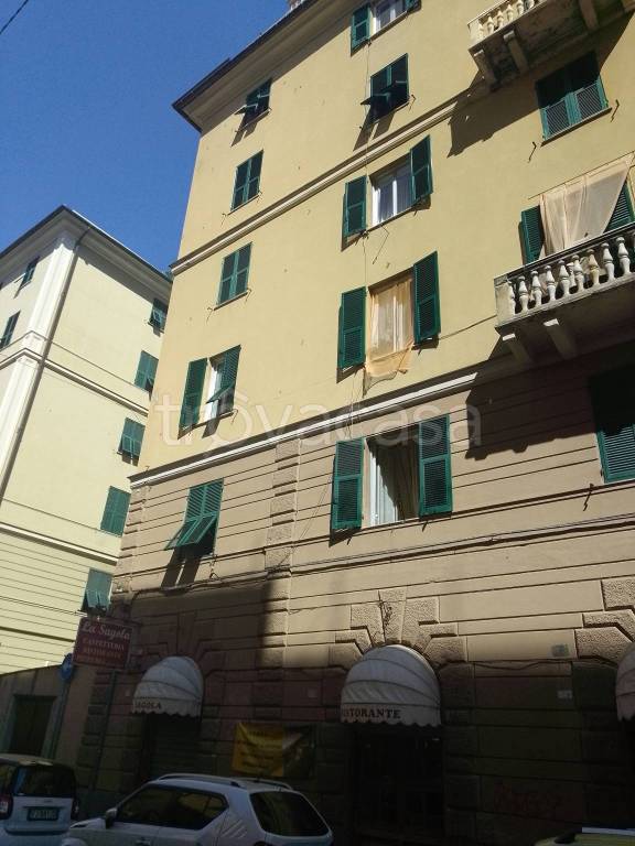 appartamento in vendita a Genova in zona Foce