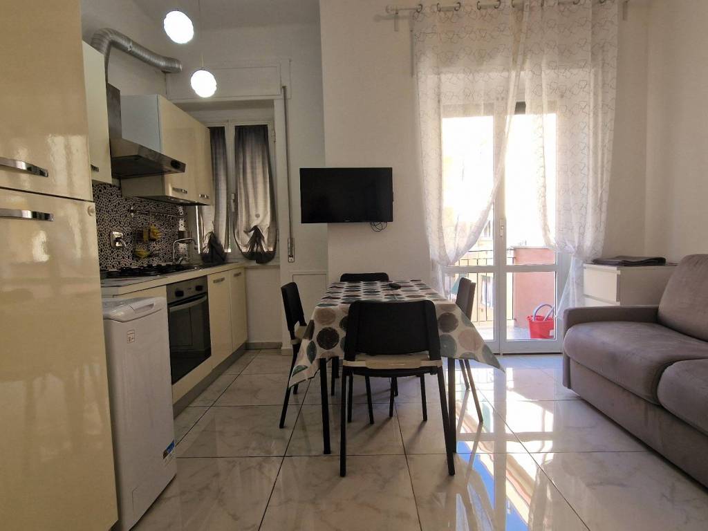 appartamento in vendita a Genova in zona Molassana