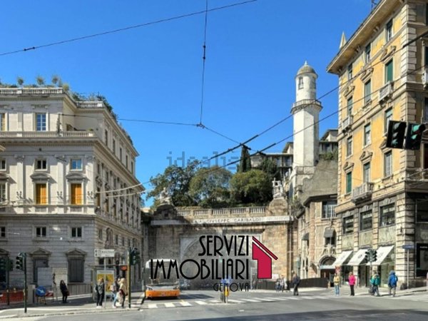 appartamento in vendita a Genova in zona Sottoripa / Maddalena / Molo