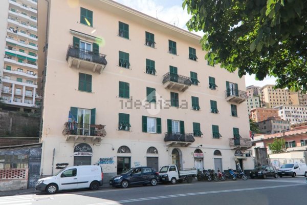 appartamento in vendita a Genova in zona Staglieno