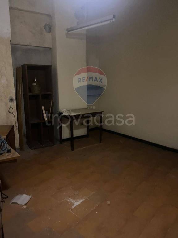 locale di sgombero in vendita a Genova in zona Marassi