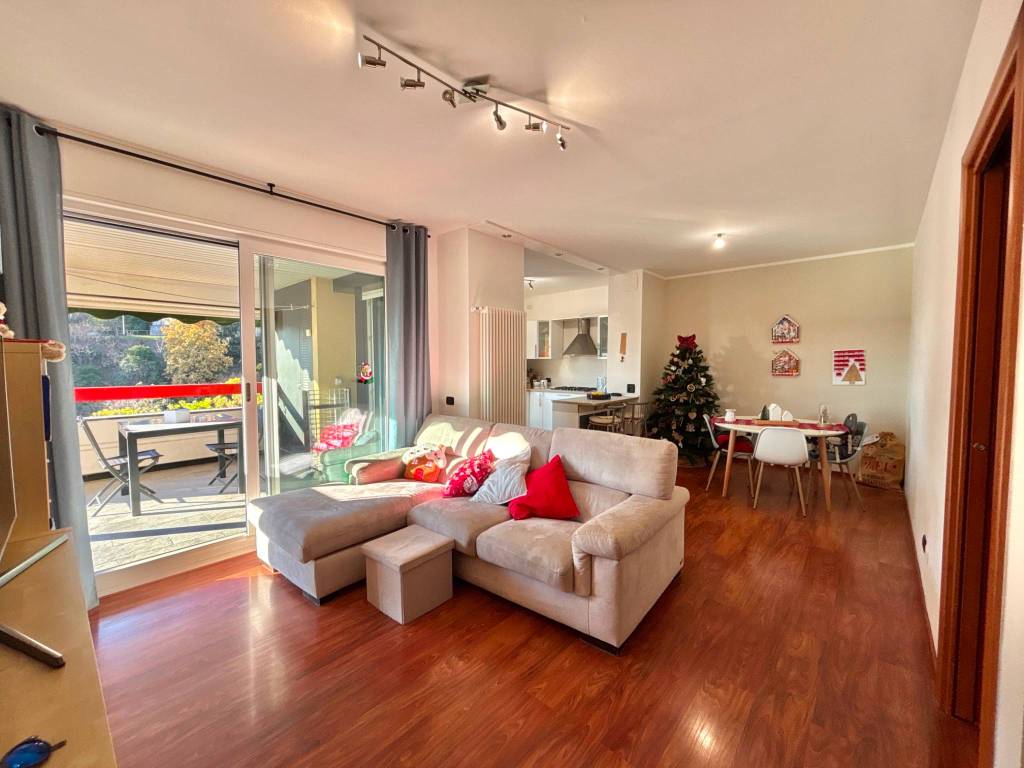 appartamento in vendita a Genova in zona Pegli