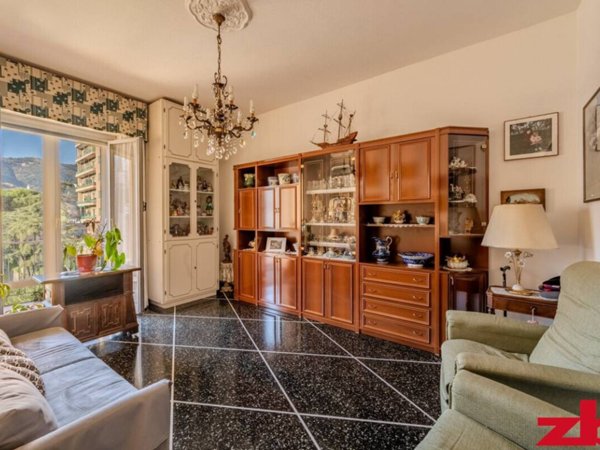 appartamento in vendita a Genova in zona Staglieno