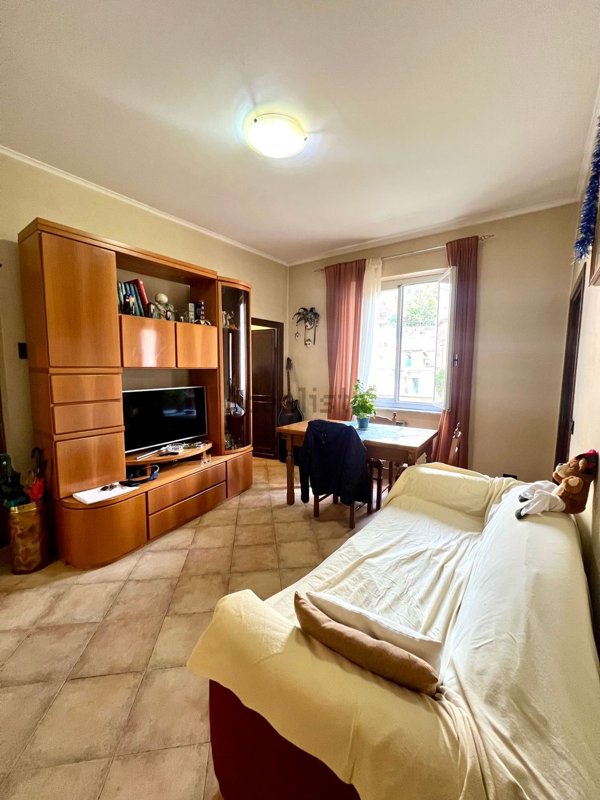 appartamento in vendita a Genova in zona Rivarolo