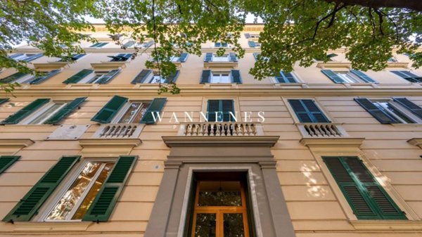 appartamento in vendita a Genova in zona Carignano