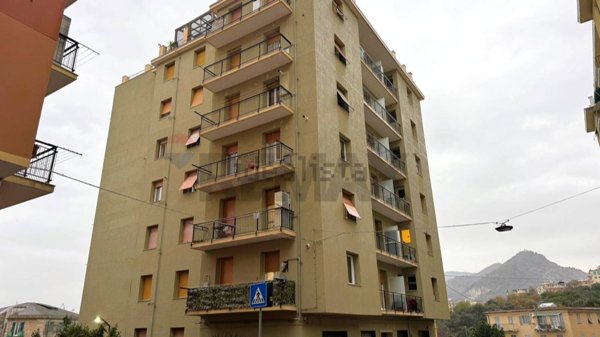 appartamento in vendita a Genova in zona Sestri Ponente