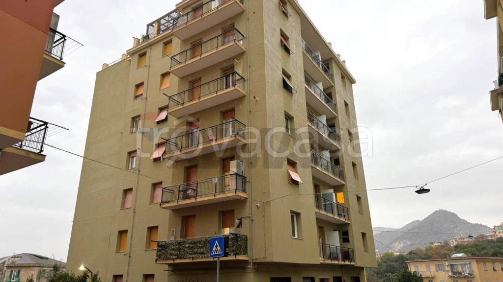 appartamento in vendita a Genova in zona Sestri Ponente