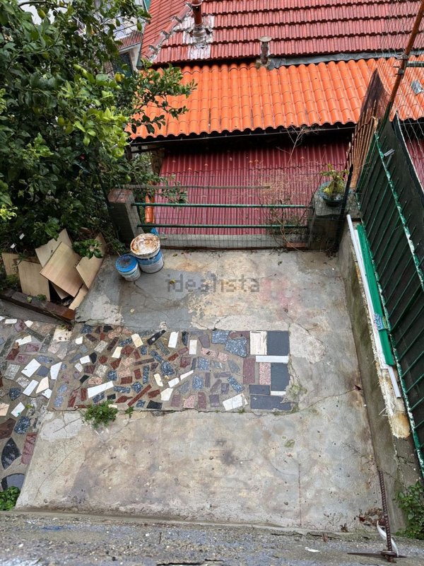 appartamento in vendita a Genova in zona Staglieno