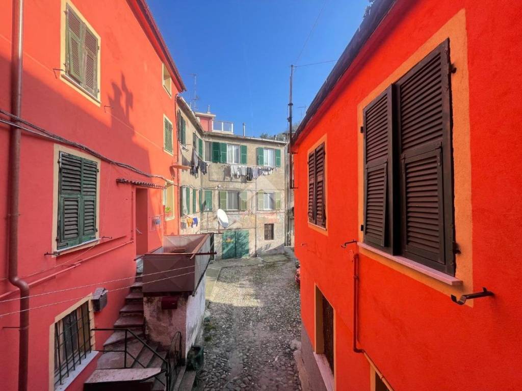 appartamento in vendita a Genova in zona Pontedecimo