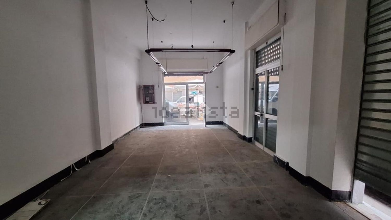 negozio in vendita a Genova in zona Bolzaneto